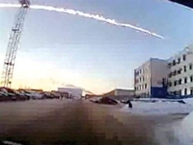 Asciende a mil el número de heridos por caída de meteorito en Rusia