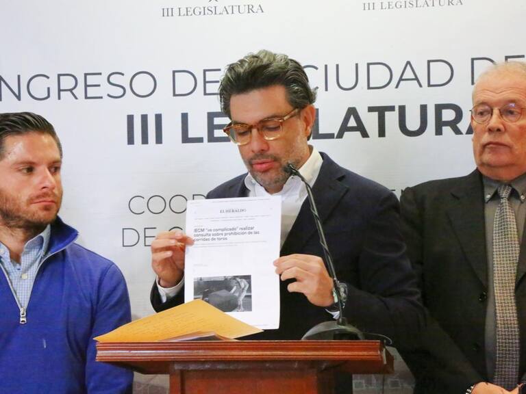 Jesús Sesma, urgió a dictaminar la iniciativa ciudadana que prohíbe las corridas de toros, novillos, becerradas, rejoneo, tientas y las peleas de gallos en la Ciudad de México.