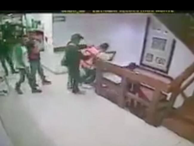 Presunto secuestrador se lanza de las escaleras en la SEIDO