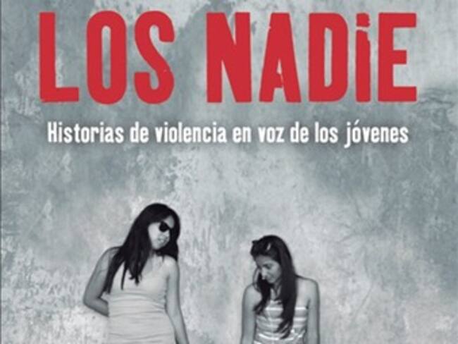Libro:Los Nadie.Ale Del Castillo,co autora