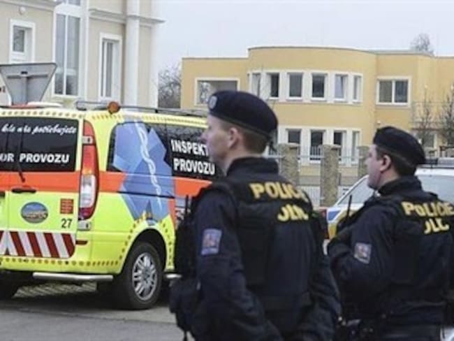 Encuentran autoridades checas armas ilegales en residencia de embajador palestino muerto