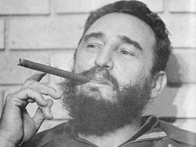Dona Fidel Castro guayabera a un museo