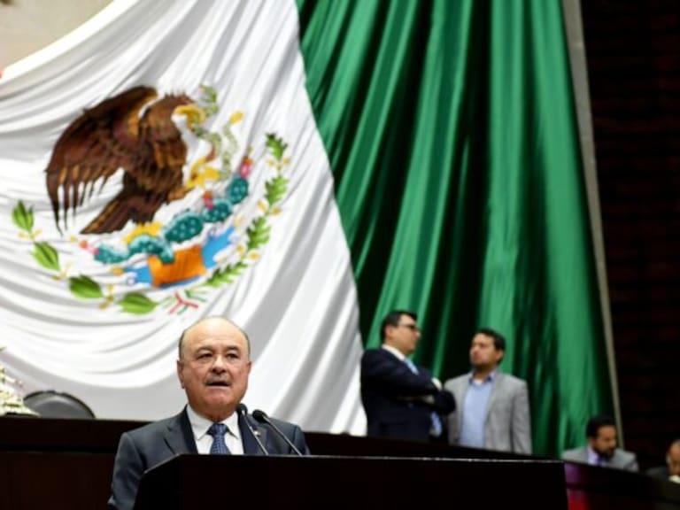 Ernesto Ruffo Appel señaló directamente a las autoridades federales de proteger redes de corrupción que permiten el huachicol fiscal.