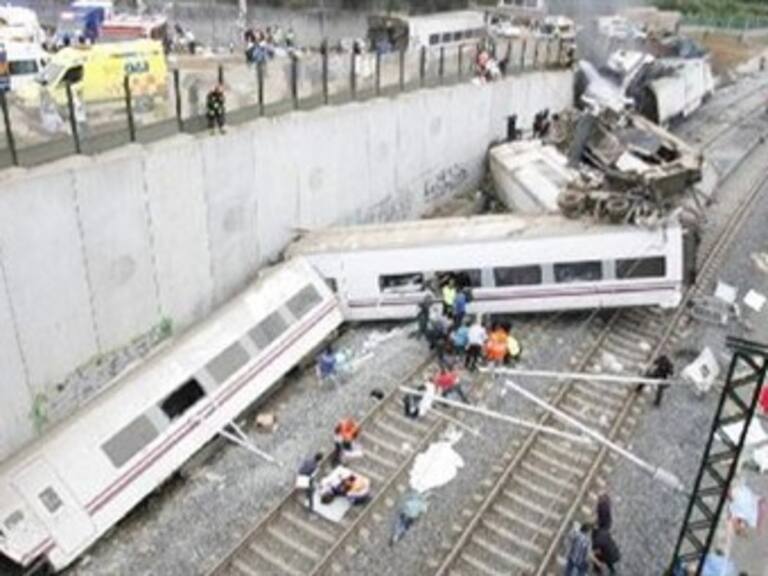 Servicio de tren queda restablecido en vías alternas cerca de Santiago