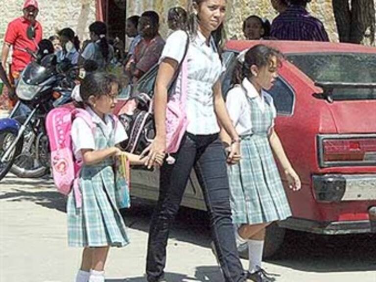 Sin incidentes regresan a clases en Michoacán