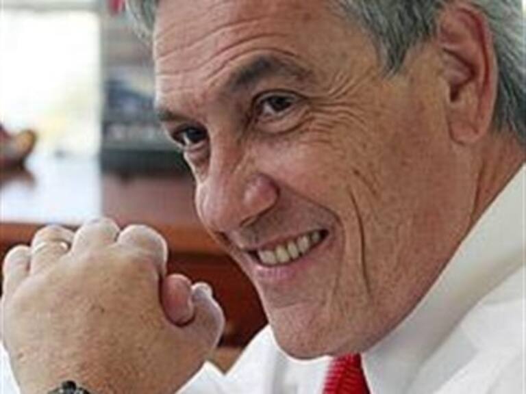 Reconoce Piñera que queda mucho por reconstruir tras terremoto