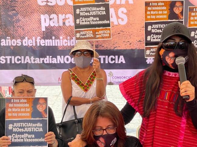 Me gustaría ser político para que me protegieran: Ma. Elena Ríos