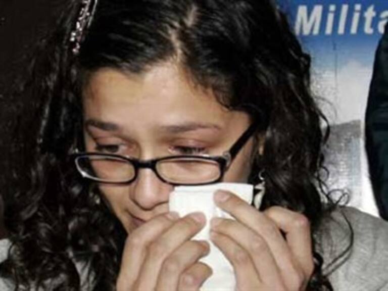 Denuncia Lucia Morett torturas en Ecuador tras sobrevivir a ataque colombiano