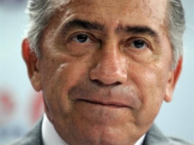 Asiste presidente paraguayo a misa en honor a Lino Oviedo