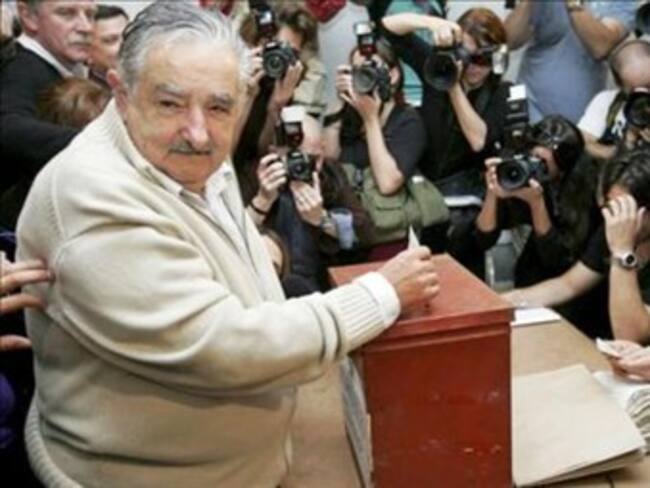Izquierda gana presidencia en Uruguay