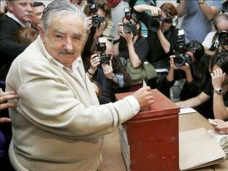 Izquierda gana presidencia en Uruguay
