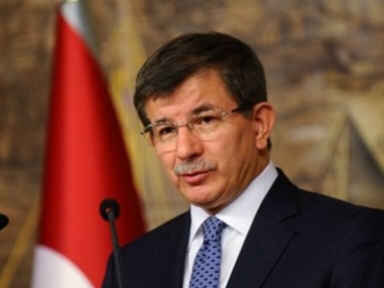 Se prepara Turquía para formar coalición contra Siria