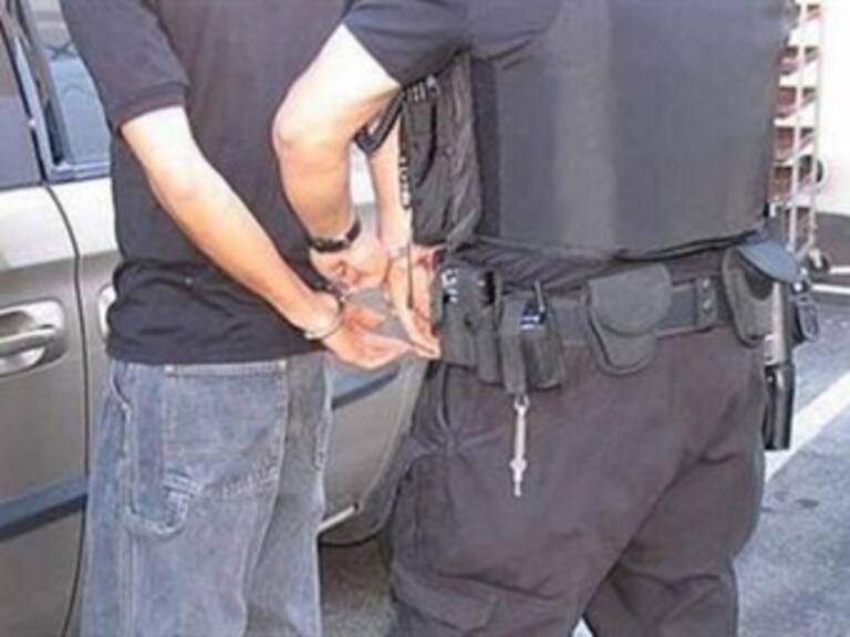Frustran asalto a conductora cerca de Los Pinos