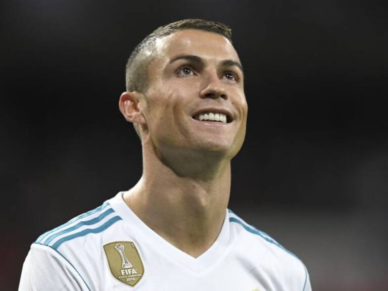 Escultor español elabora nuevo busto de Cristiano Ronaldo