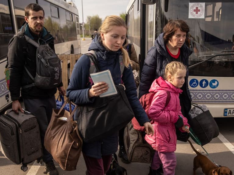 Ucrania evacua a todos los civiles en Azovstal, Mariúpol