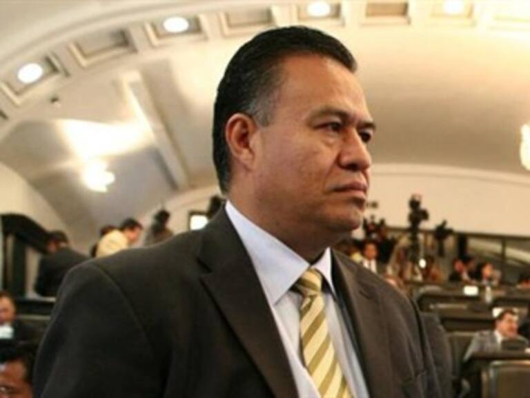 Renuncia René Arce a PRD