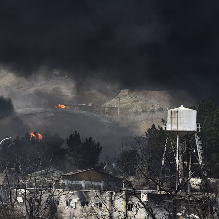Conflicto en Medio Oriente presiona al petróleo y genera incertidumbre en mercados