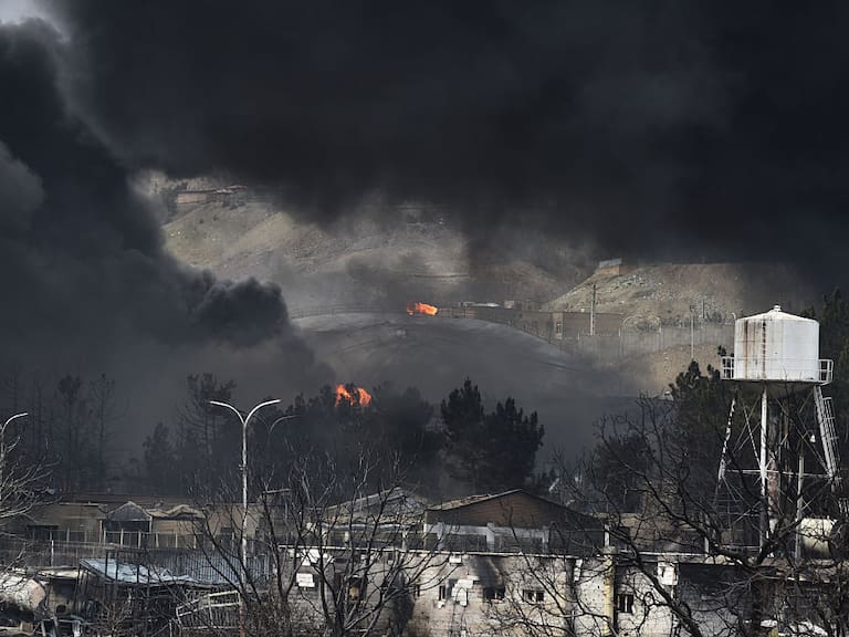 Presión en los mercados financieros fue el cierre del estrecho de Ormuz aunado al conflicto en general, señaló Jorge Suárez-Vélez.