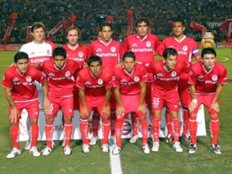 Toluca sufrió de más pero ya ganó como local, 2-0 a Querétaro