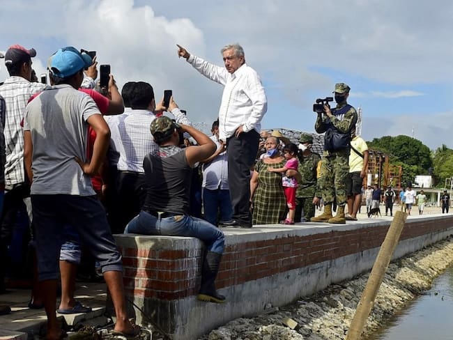 AMLO evalúa apoyos a damnificados por inundaciones en Tabasco de 2020