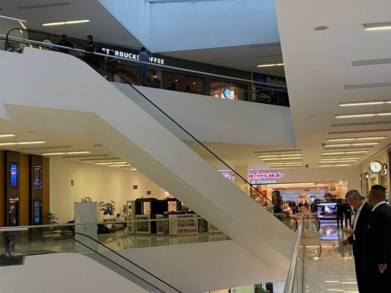 Ayer se dio el homicidio de un hombre en un café ubicado en el tercer piso de la Plaza Carso