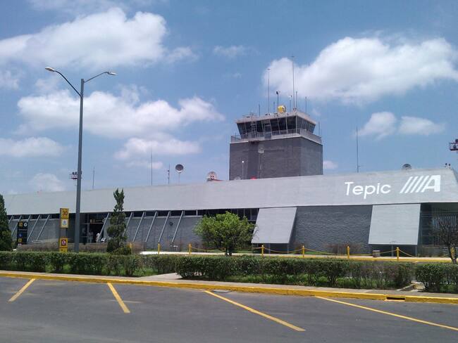 Explosión en Aeropuerto de Tepic deja a tres lesionados