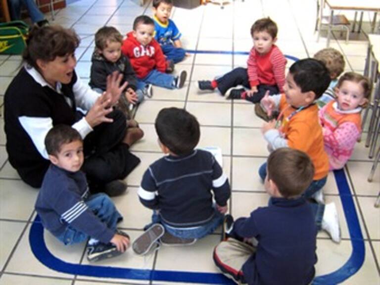 Capacitan a educadoras de Cendis del DF