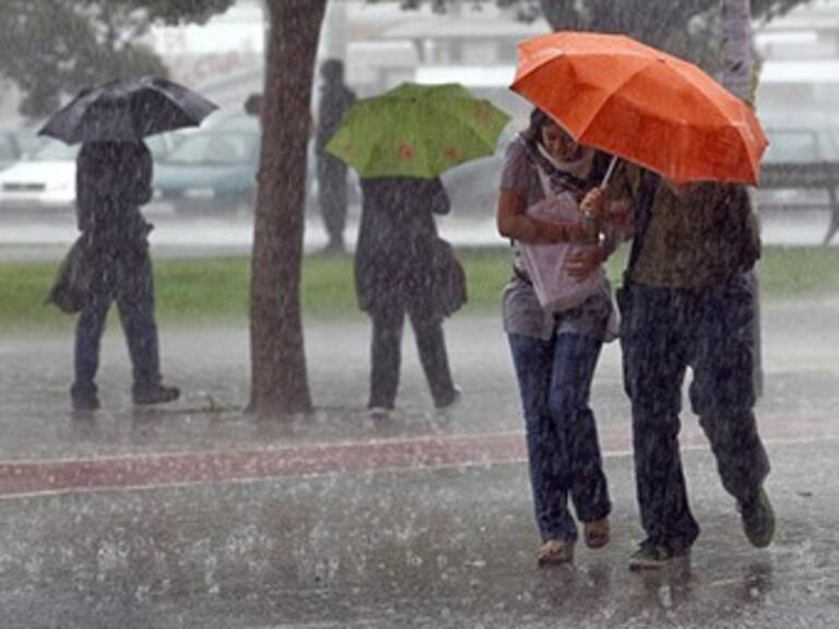 Espera SMN lluvias fuertes en casi todo el país