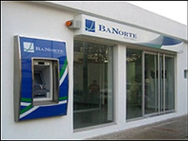 Gobierno venezolano cierra octavo banco privado