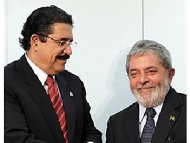 Quiere comunidad internacional retorno 'inmediato' de Zelaya al poder: Lula