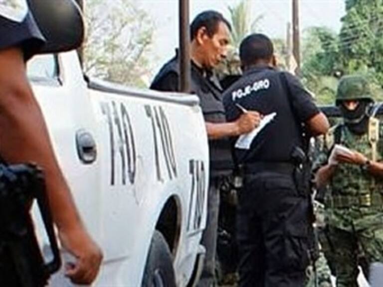 Atacan sedes policiales en Guerrero