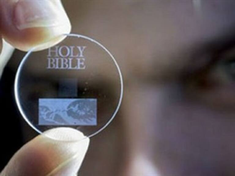 ¡Increíble! Este disco de cuarzo puede almacenar hasta 360 Terabytes