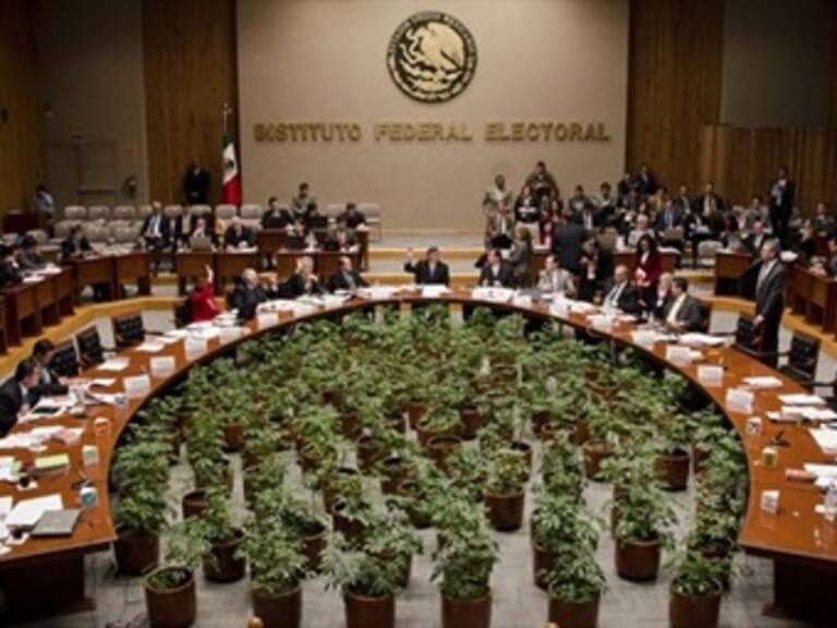 Continúa discusión de caso Monex en IFE