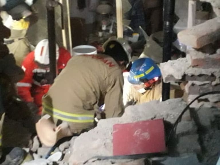 Explosión casa-habitación deja un muerto y un lesionado en Zapopan