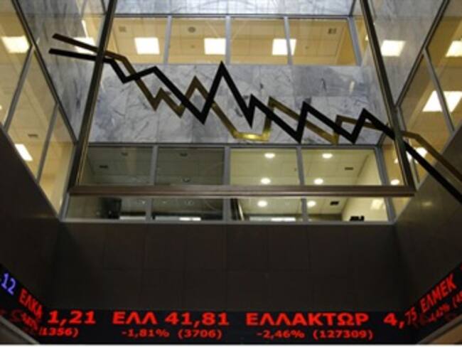 Aprueba Grecia examen de UE y FMI