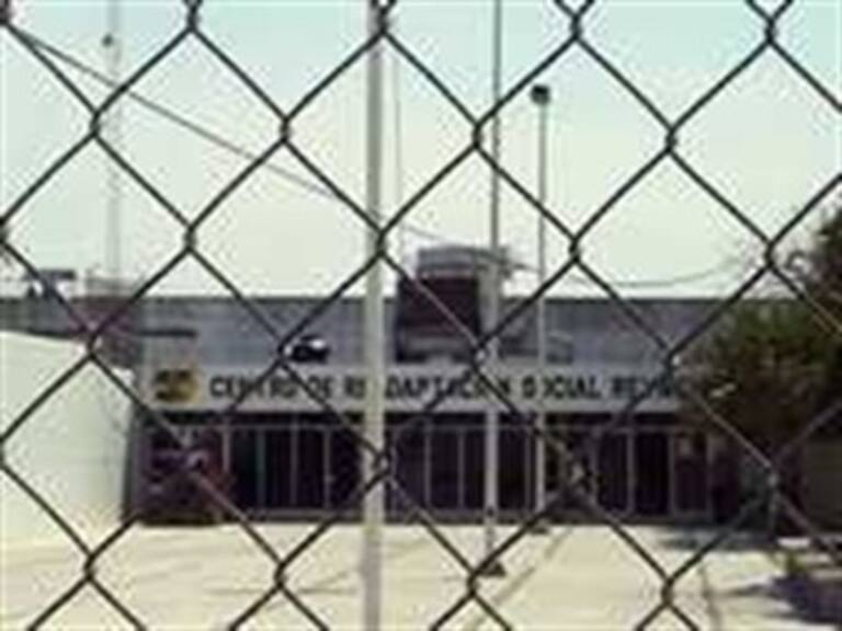 Comando libera a 13 reos de penal de Reynosa