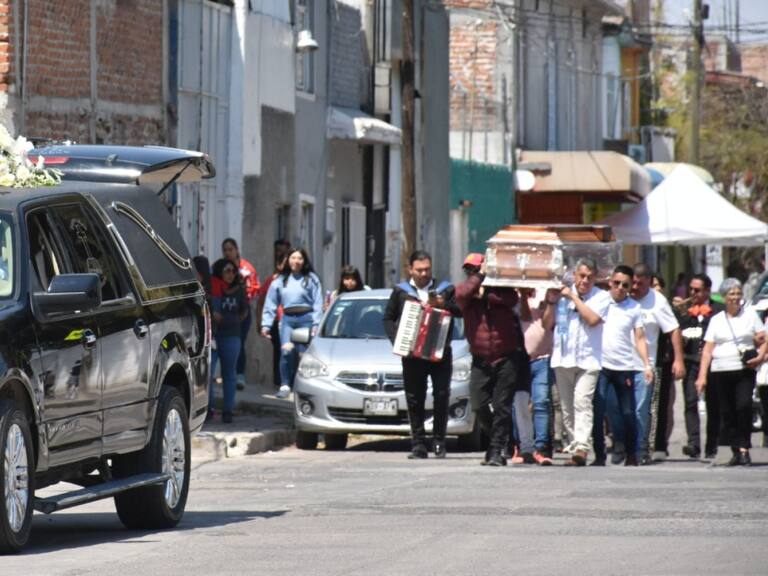 Familias dan el último adiós a las cinco mujeres asesinadas en Celaya