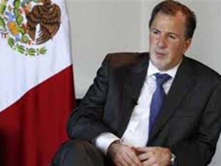 Se reúnen Meade y embajador venezolano para aclarar 'avionazo'