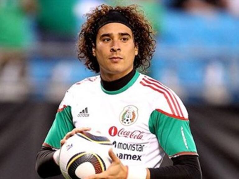 Memo Ochoa no jugará contra Serbia