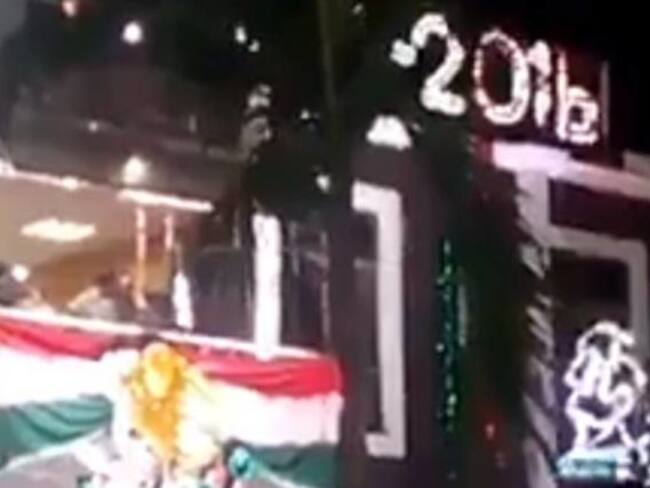 Alcalde de Macuspana se autoelogia durante ceremonia del Grito