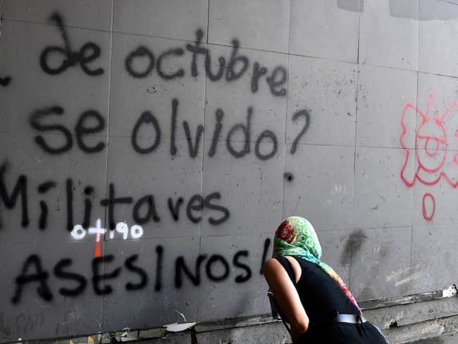 Marchan en CDMX por el 54 aniversario de la matanza de Tlatelolco