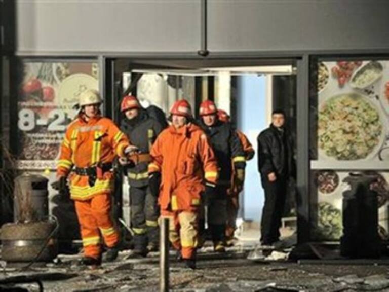 Mueren 26 personas al desplomarse techo en Letonia