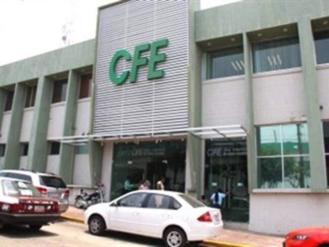 Desalojan en Edomex instalaciones de la CFE