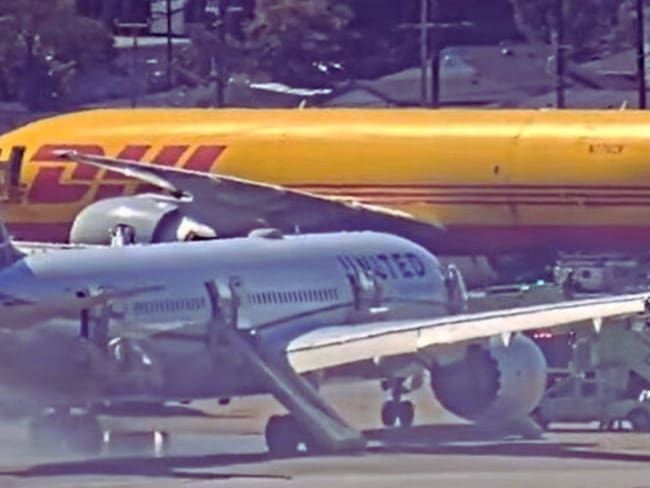 Avión de United Airlines: evacúan a pasajeros en Los Ángeles tras incendio durante vuelo