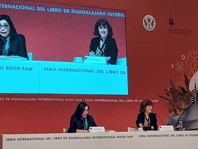 Irene Trejo conversa con jóvenes en la FIL sobre la perseverancia