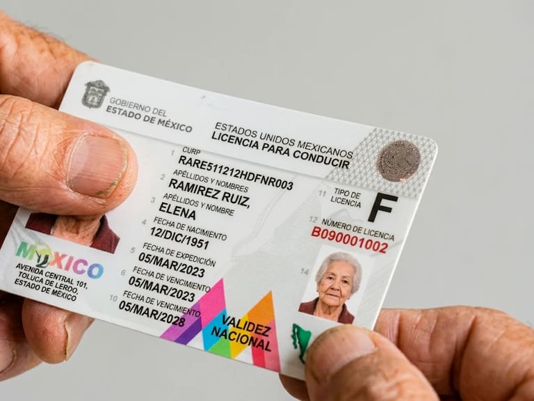 Las personas adultas mayores con credencial INAPAM pueden acceder a descuentos de hasta 50% en determinadas licencias de conducir del Estado de México.