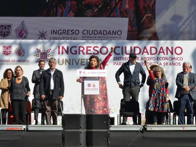 Inicia entrega de apoyos económicos para capitalinos de 57, 58 y 59 años