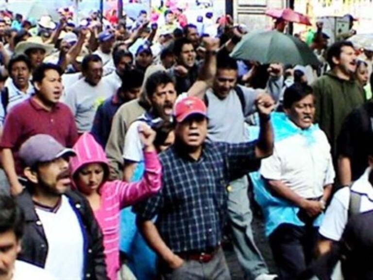 Marchan transportistas sobre Calzada de Tlalpan