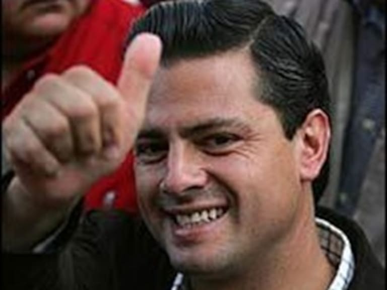 Defiende Peña Nieto iniciativa que pretende derogar candidaturas comunes en Edomex