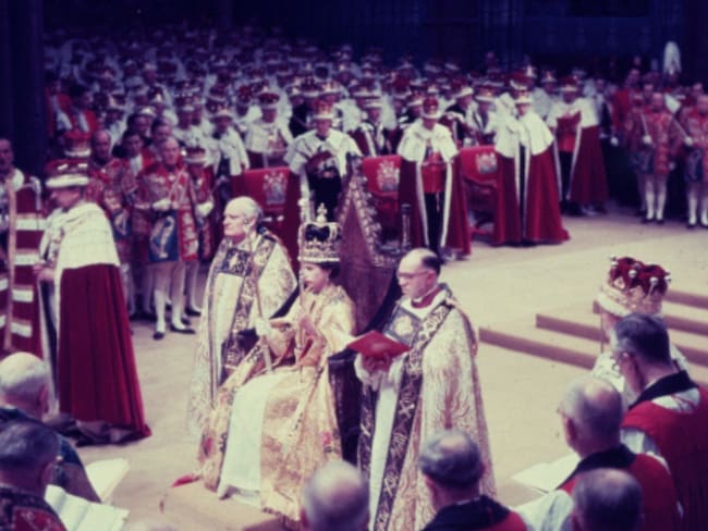 Conoce cómo fue la coronación de la Reina Isabel II en 1953